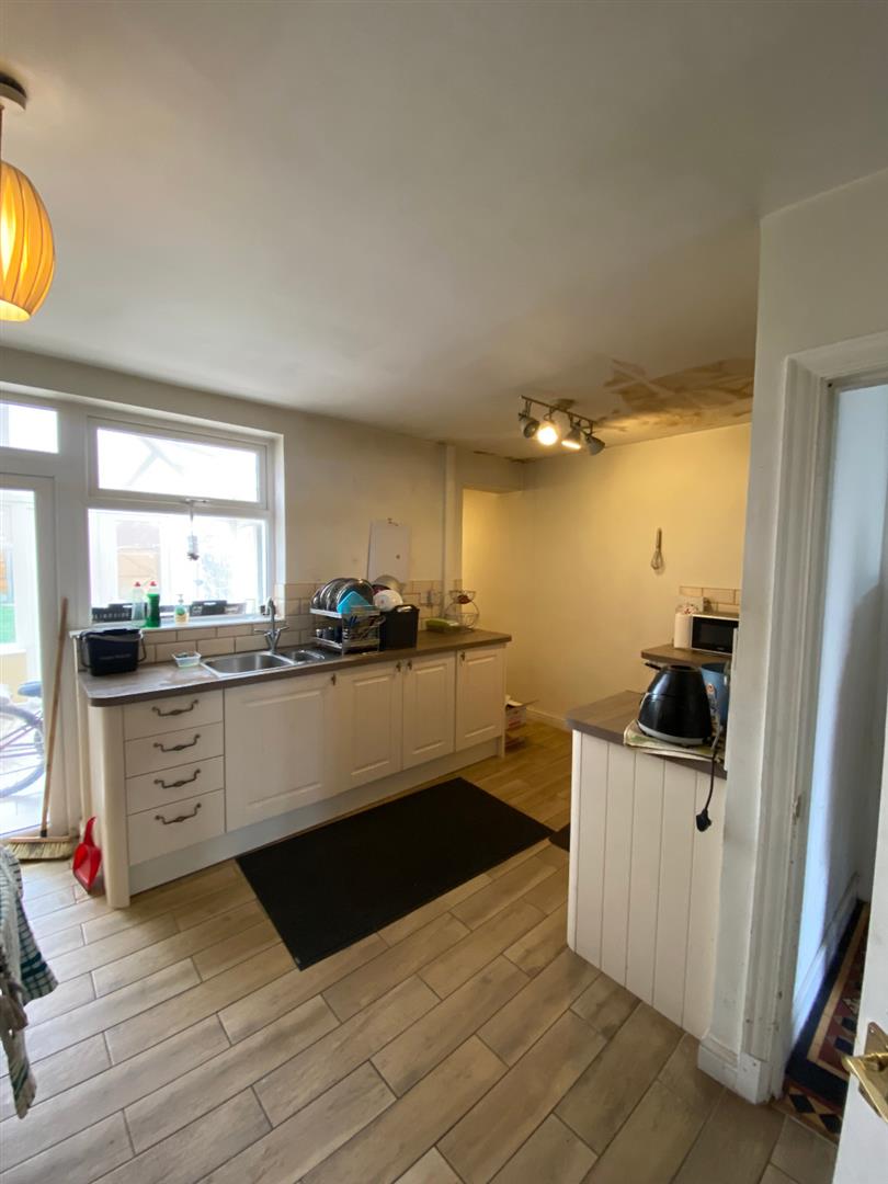 3 bed terraced house for sale in Kenpas Highway, Coventry  - Property Image 5