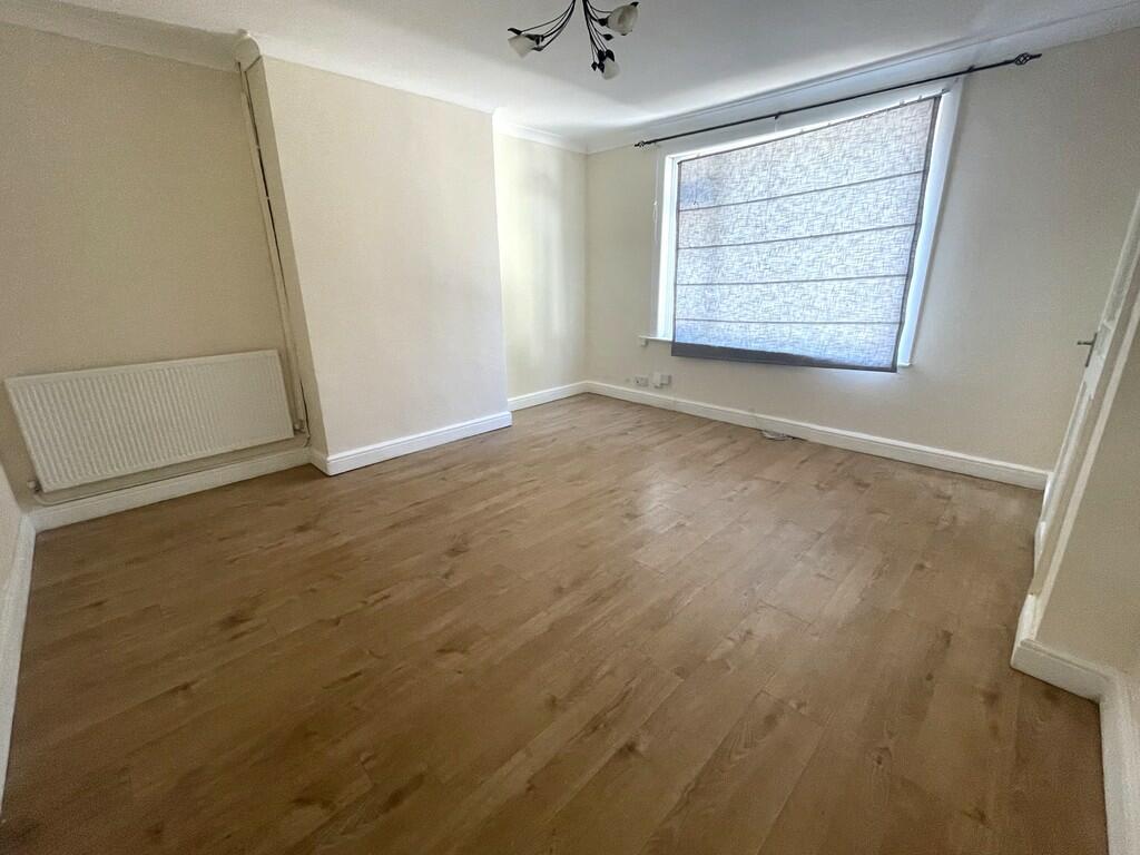 3 bed terraced house to rent in Bulwer Road, Coventry 2