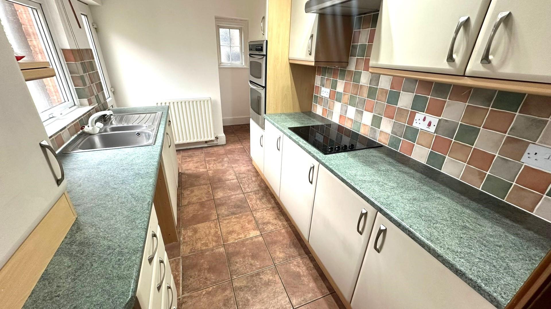 3 bed semi-detached house to rent in Grange Road, Longford 3