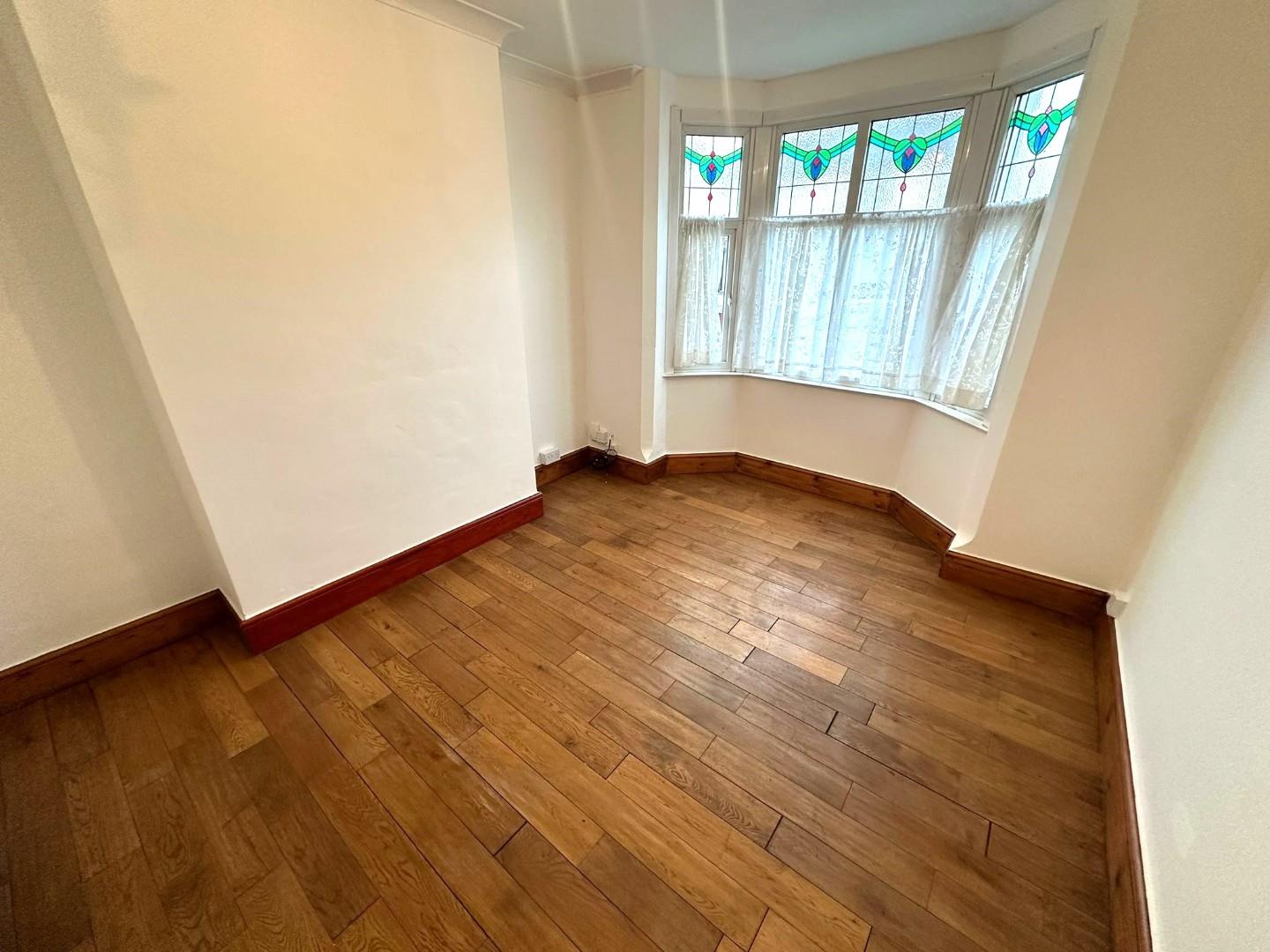 3 bed semi-detached house to rent in Grange Road, Longford 1