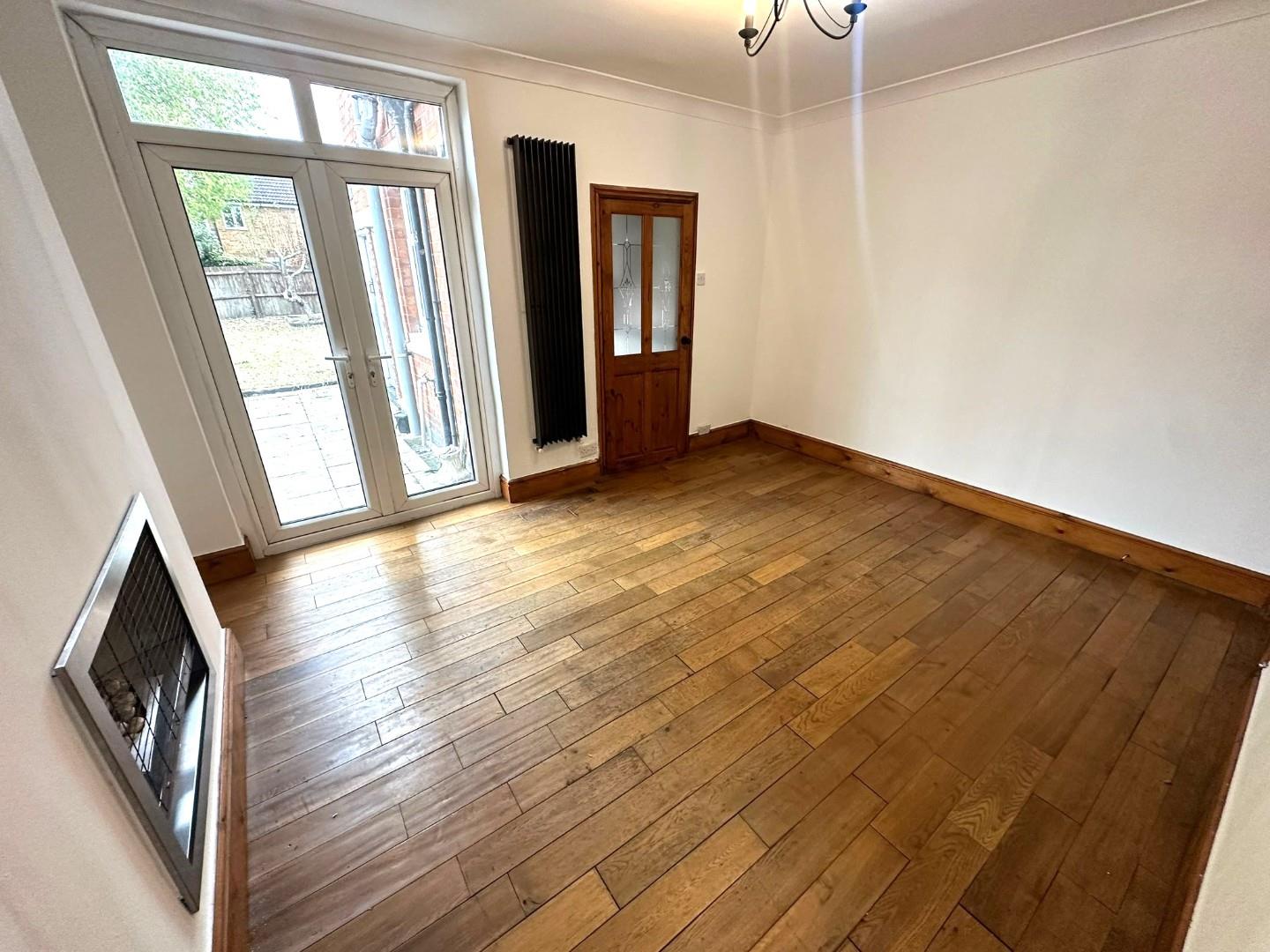 3 bed semi-detached house to rent in Grange Road, Longford 2