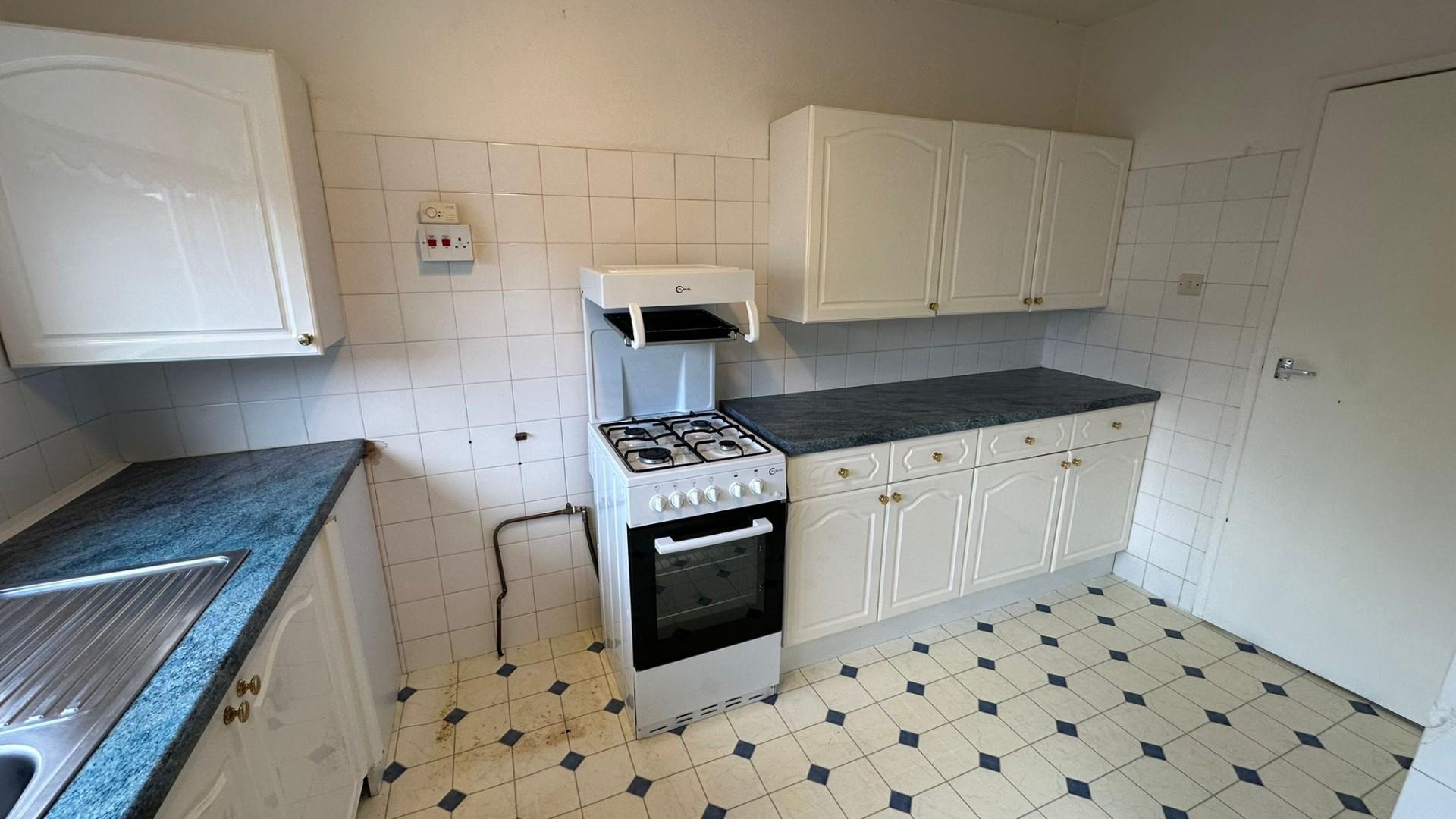 3 bed semi-detached house to rent in Mayflower Drive, Coventry 5