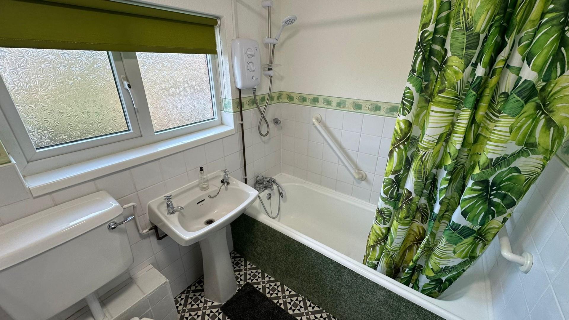 3 bed semi-detached house to rent in Mayflower Drive, Coventry 9