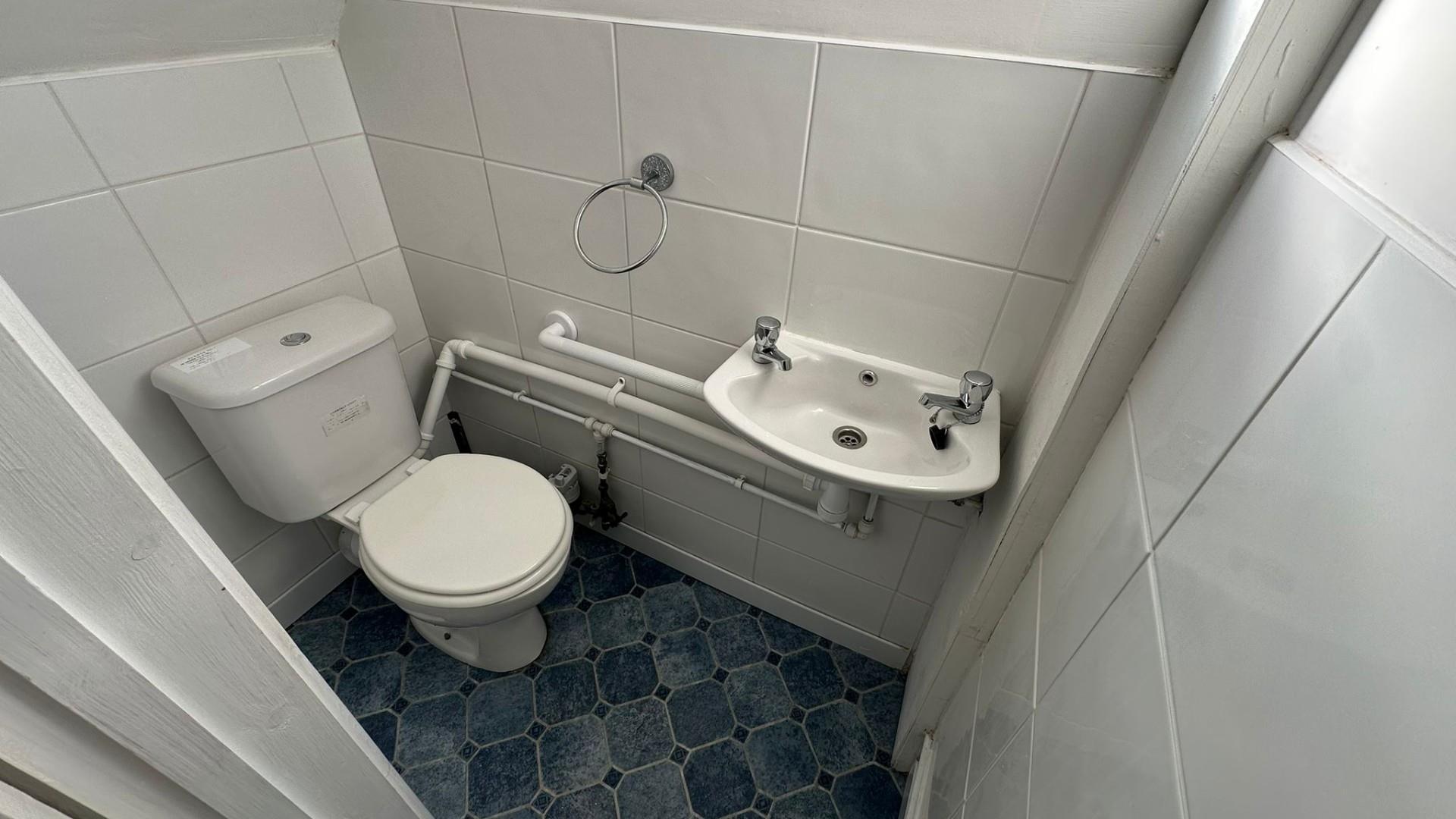 3 bed semi-detached house to rent in Mayflower Drive, Coventry 6