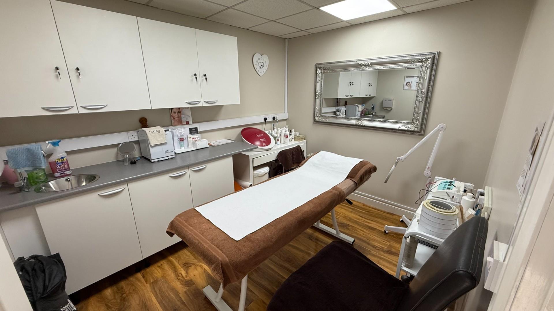 Retail property (high street) to rent in Holbrook Lane, Coventry 4