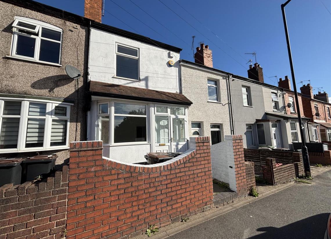 3 bed terraced house to rent in Bulkington Road, Bedworth, CV12