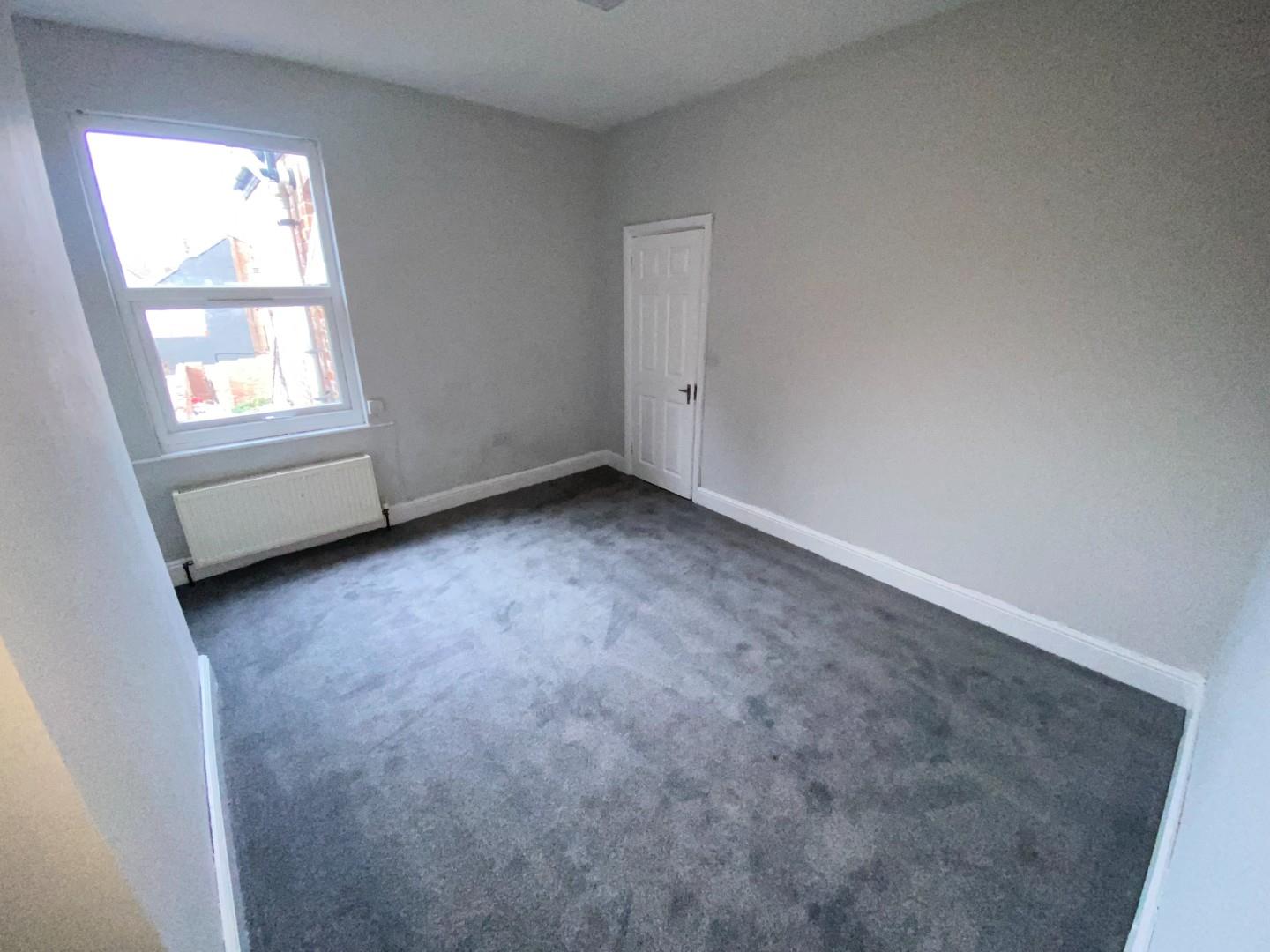 2 bed flat to rent in Walsgrave Road, Coventry 3