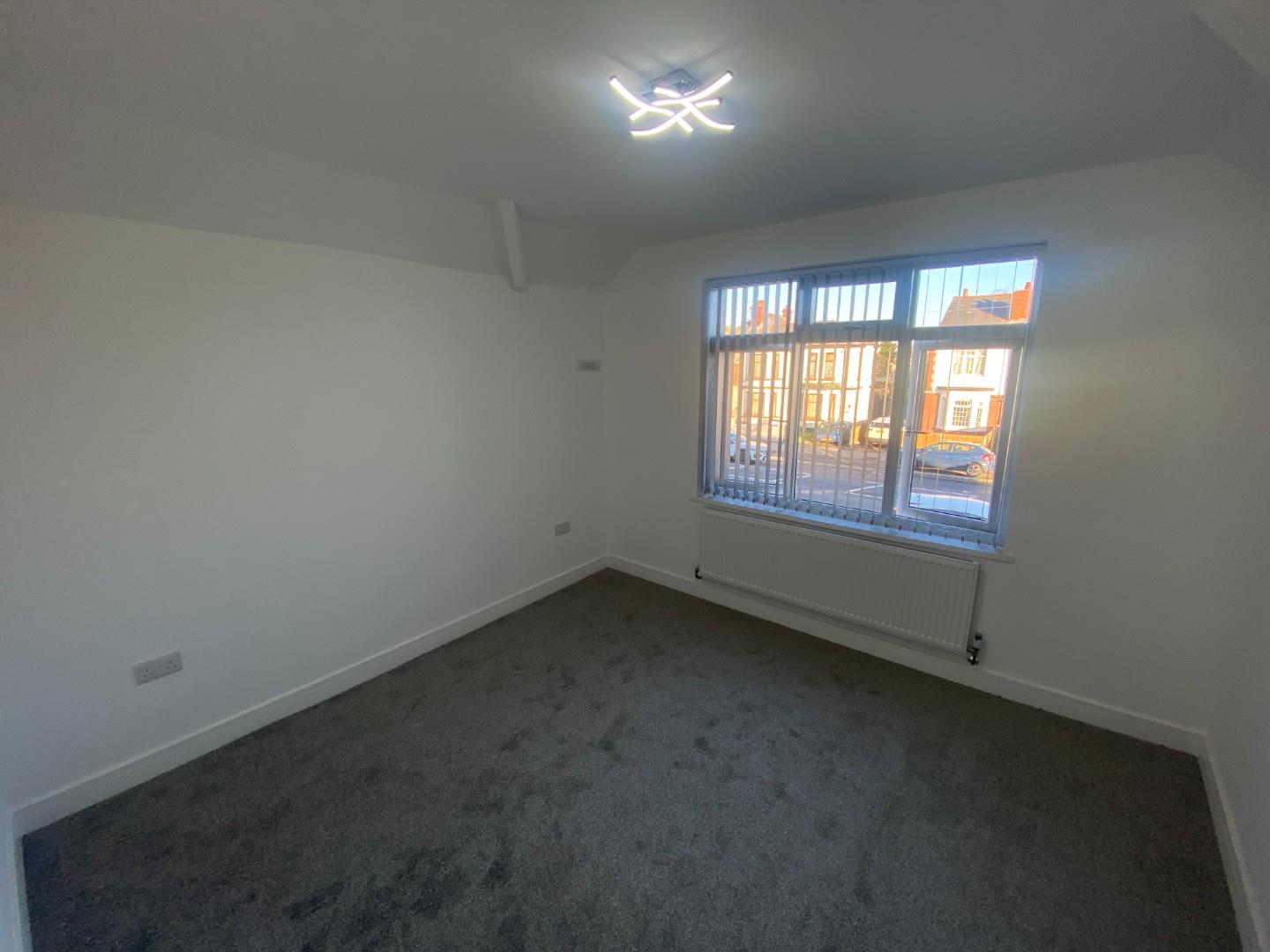 3 bed semi-detached house to rent in Holbrook Lane, Coventry 11