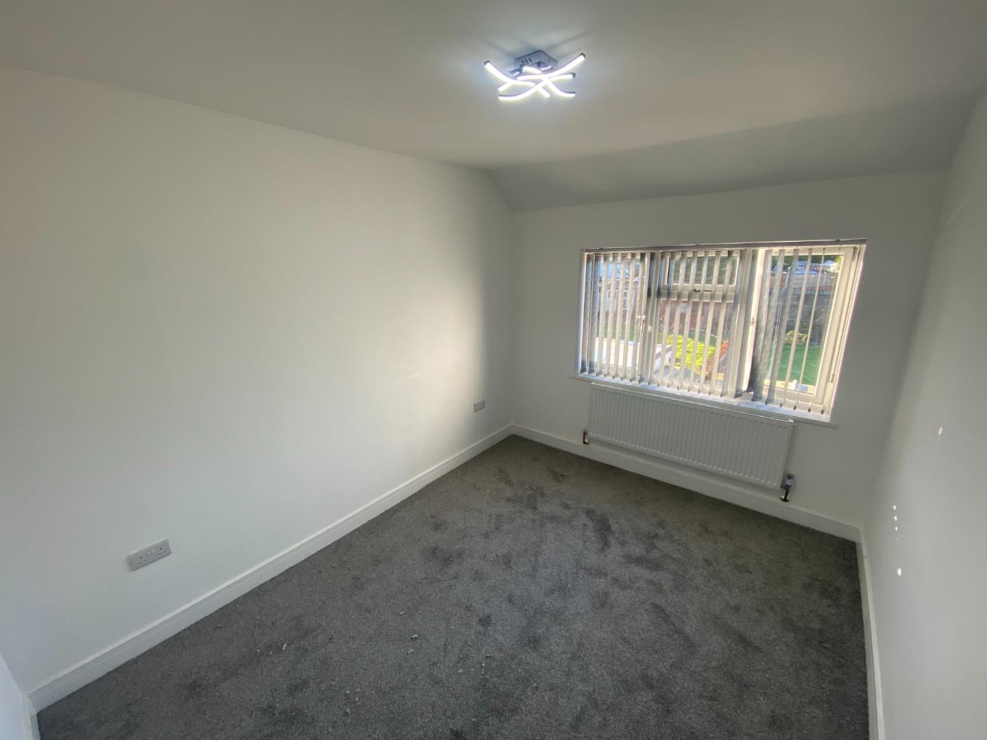 3 bed semi-detached house to rent in Holbrook Lane, Coventry 12